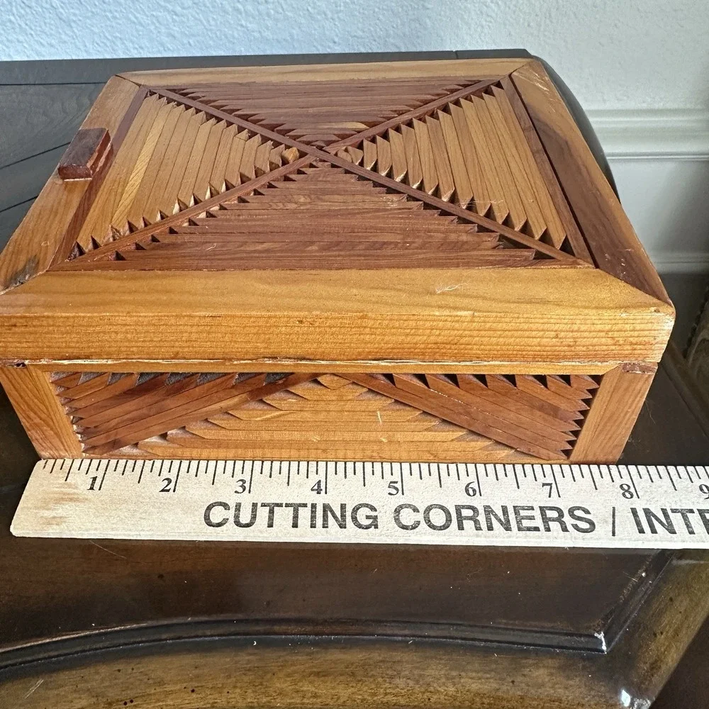 VTG Handmade Jewelry Box 8 Inch Folk Art Inlay‎ Marquetry Wood Felt New Mexico